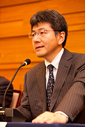 Photo: Takahara Akio