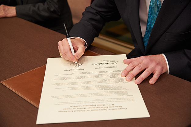 Photo: Cooperative Agreement with the Portland Japanese Garden